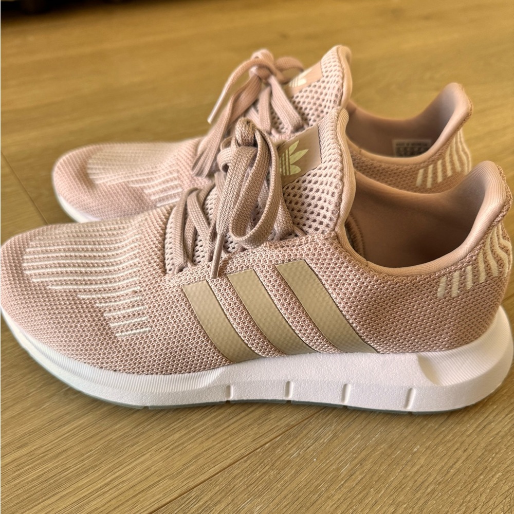 Women’s adidas swift run